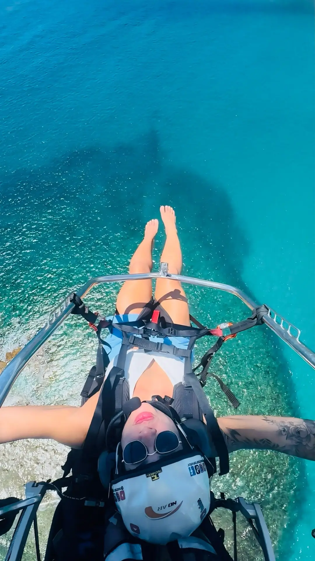 Instrutor e aluno em um voo duplo de paramotor